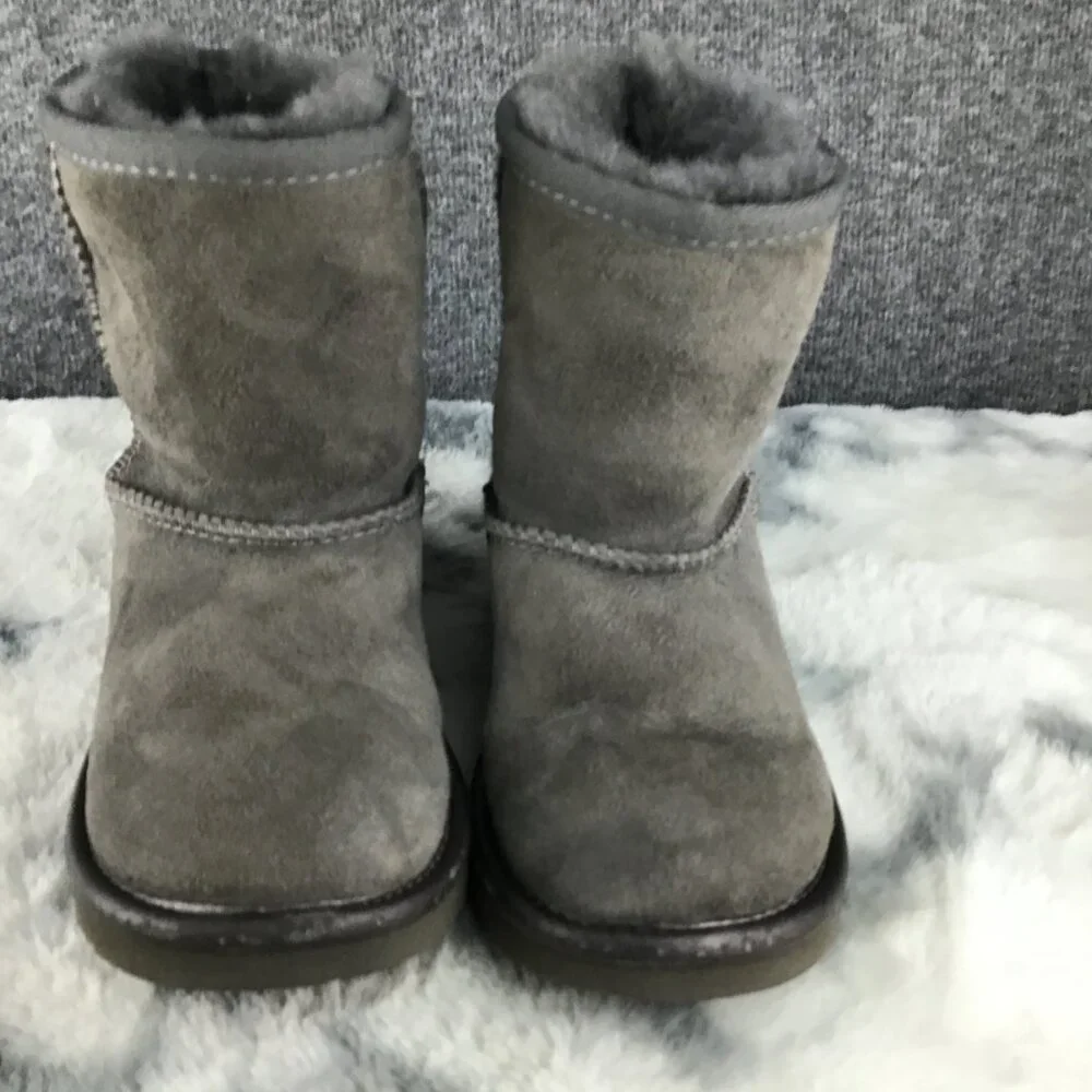 UGG Boots‎ Kids Size 10 Gray and Metallic
